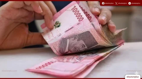 الروبية الاندونيسية تهبط الى ادنى مستوى تحت ضغط النفط والعوائد