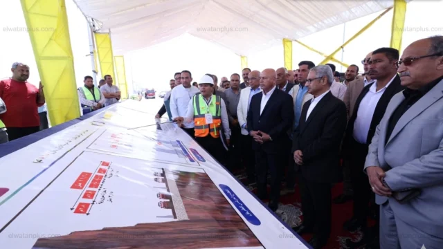 كامل الوزير يشهد التشغيل التجريبي لمحوري الفشن وديروط لدعم التنمية في الصعيد